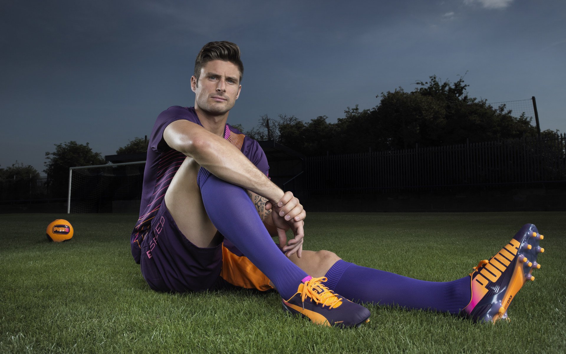 C罗专访预告：资产早超10亿美元 不认为梅西比自己强，c罗全部资产